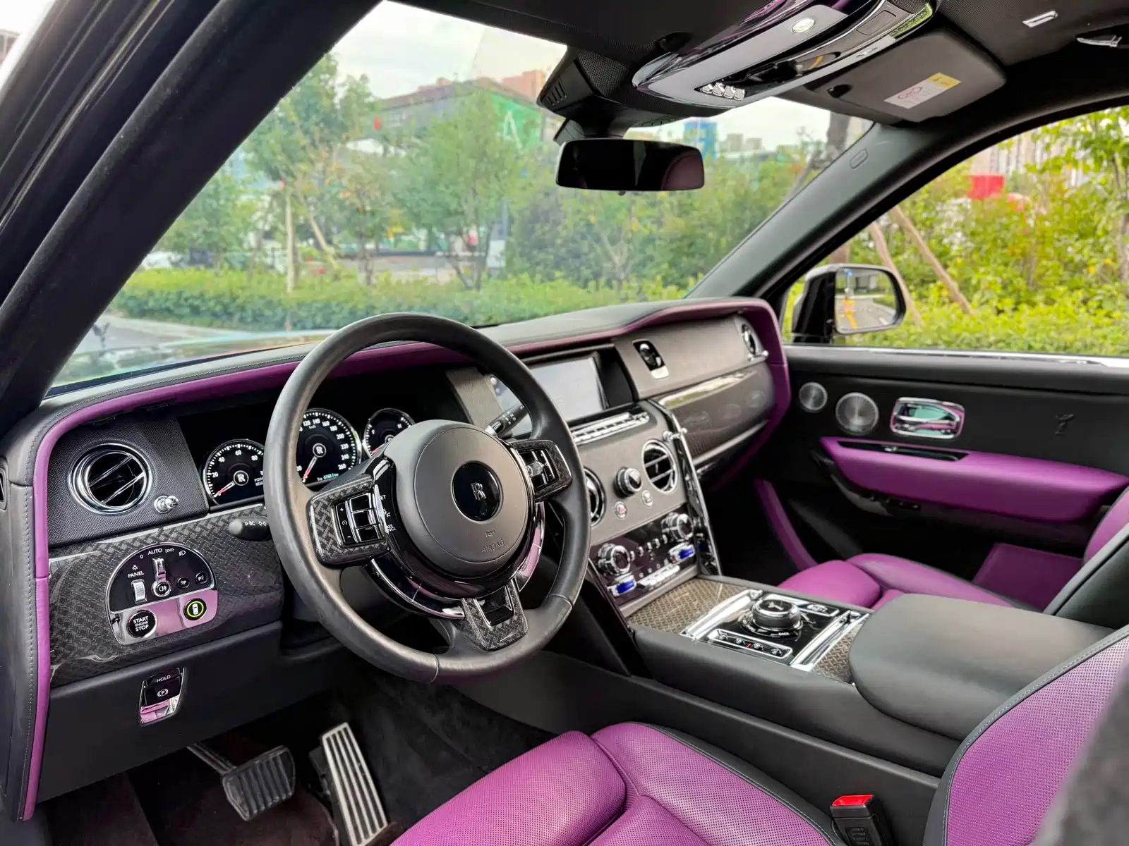 Фото 4 - Rolls-Royce Cullinan