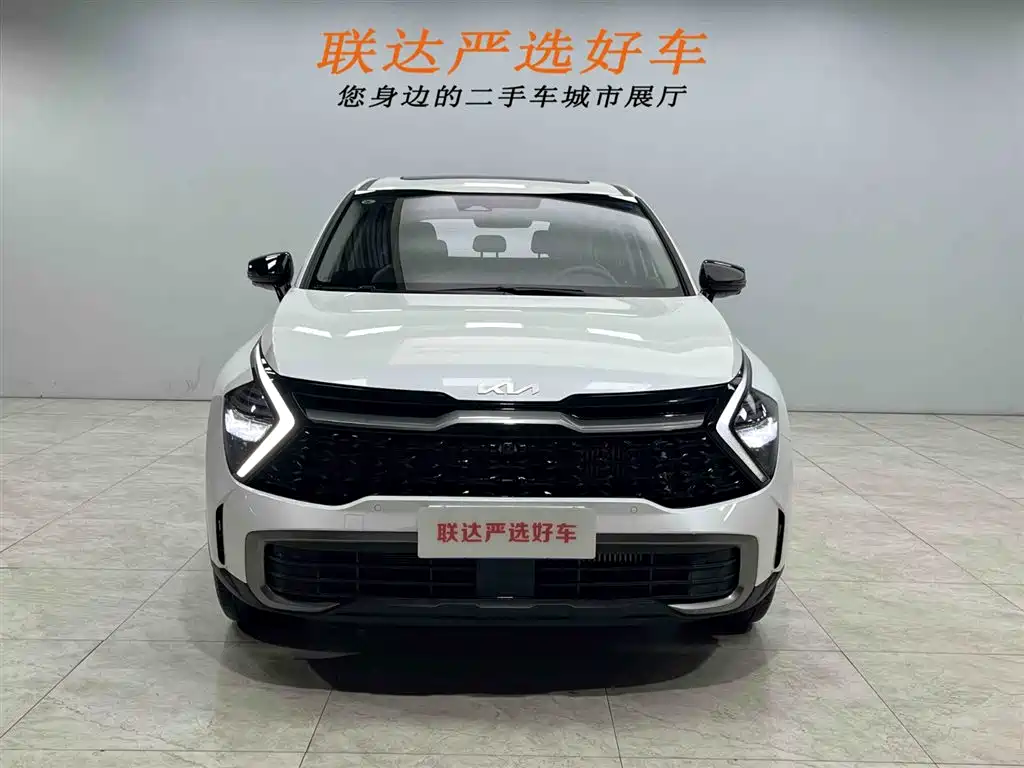 KIA LION PLATINUM EXPANDS THE WORLD