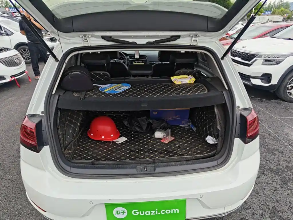 Photo 19 - Volkswagen Golf