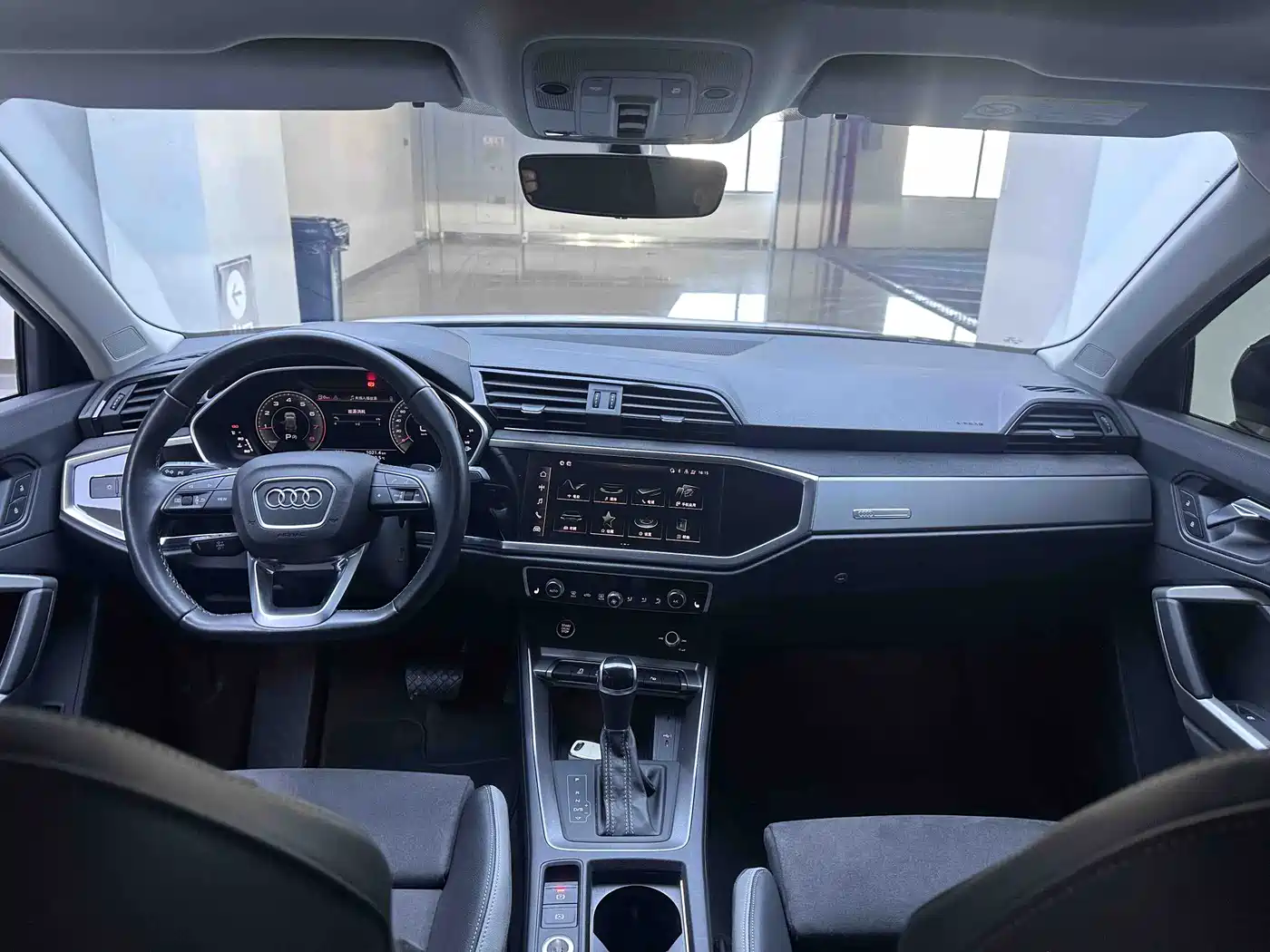 AUDI Q3