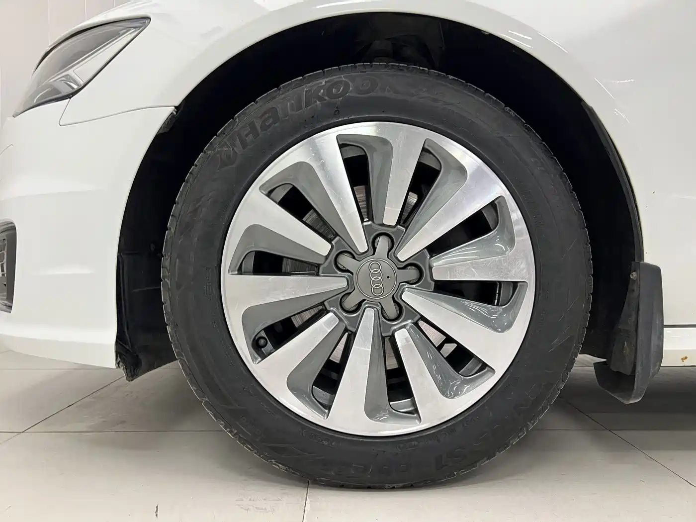 Фото 8 - Audi A6L