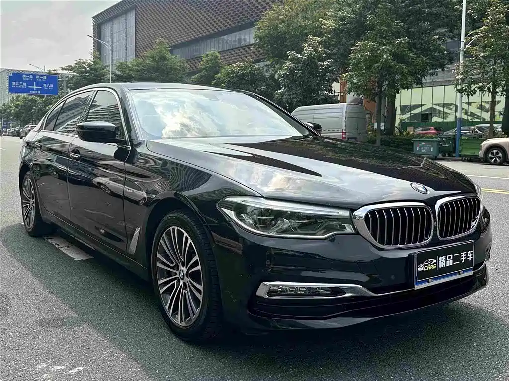 صورة 3 - BMW 5 Series