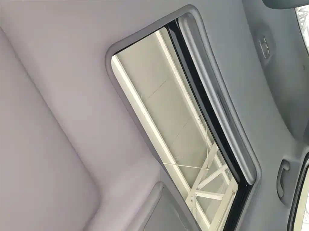 Peugeot 3008 2015 2.0L Automatic Classic Edition фото 18