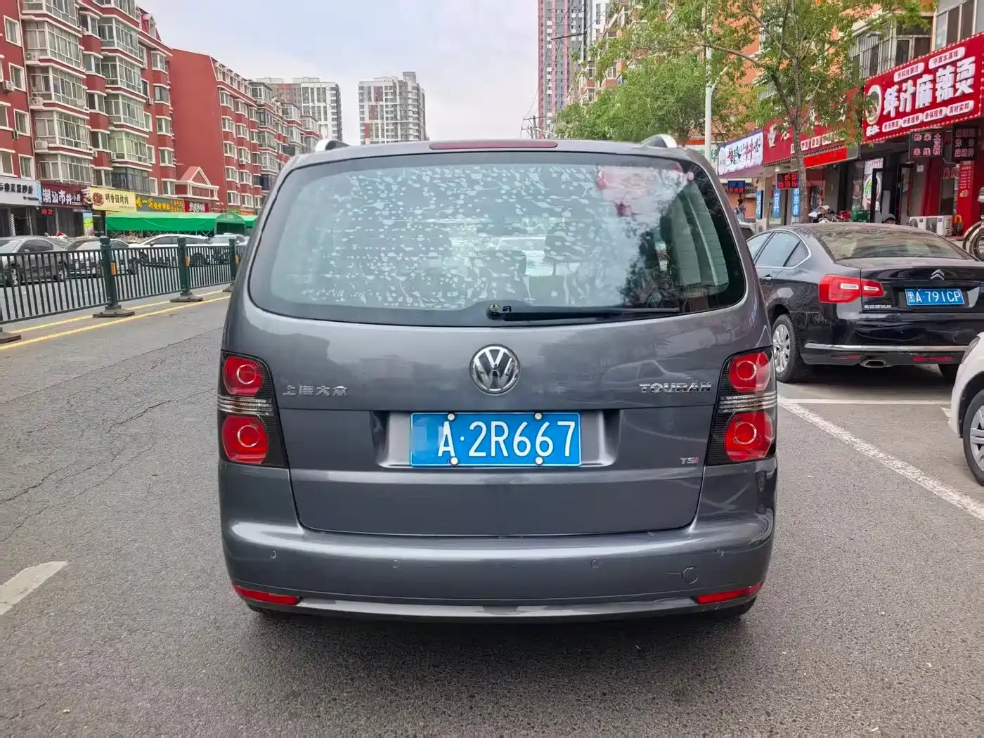 Volkswagen Touran 2013 1.4T DSG Comfort 5-seater фото 5