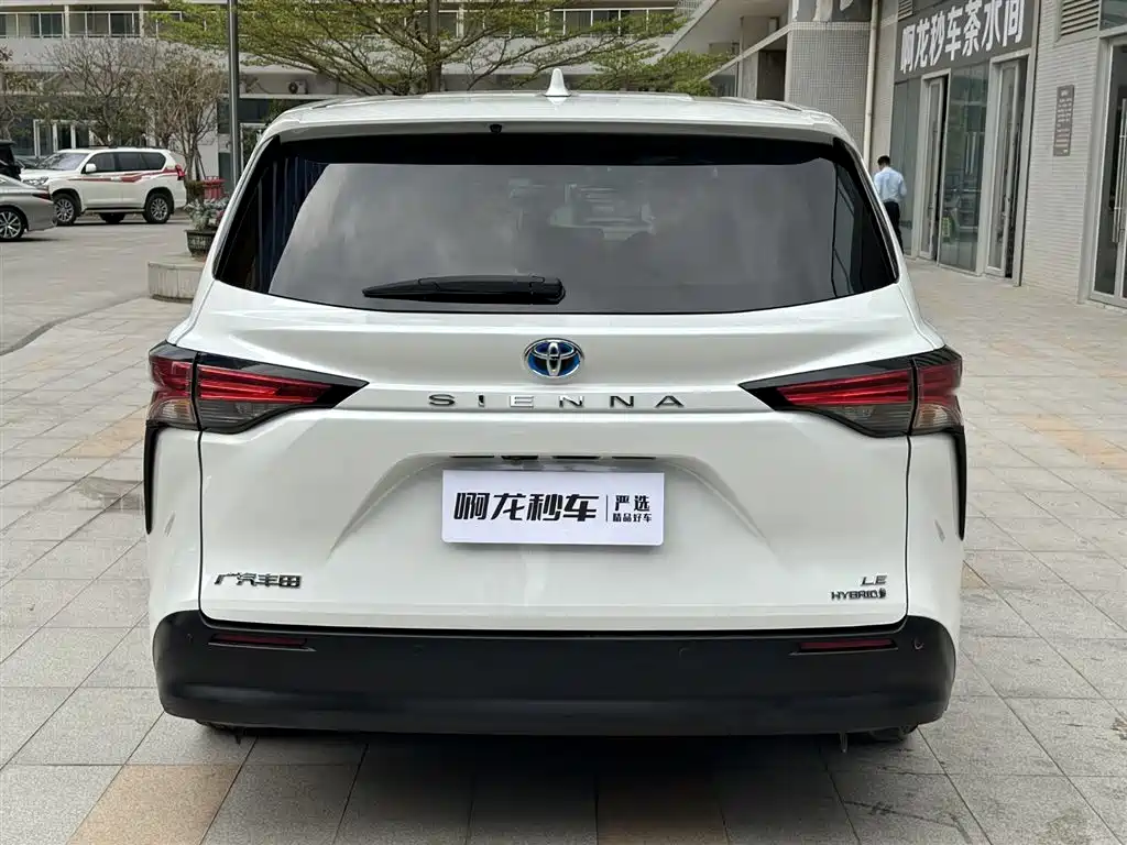 Toyota Sienna 2021 2.5L Hybrid Comfort Edition фото 8