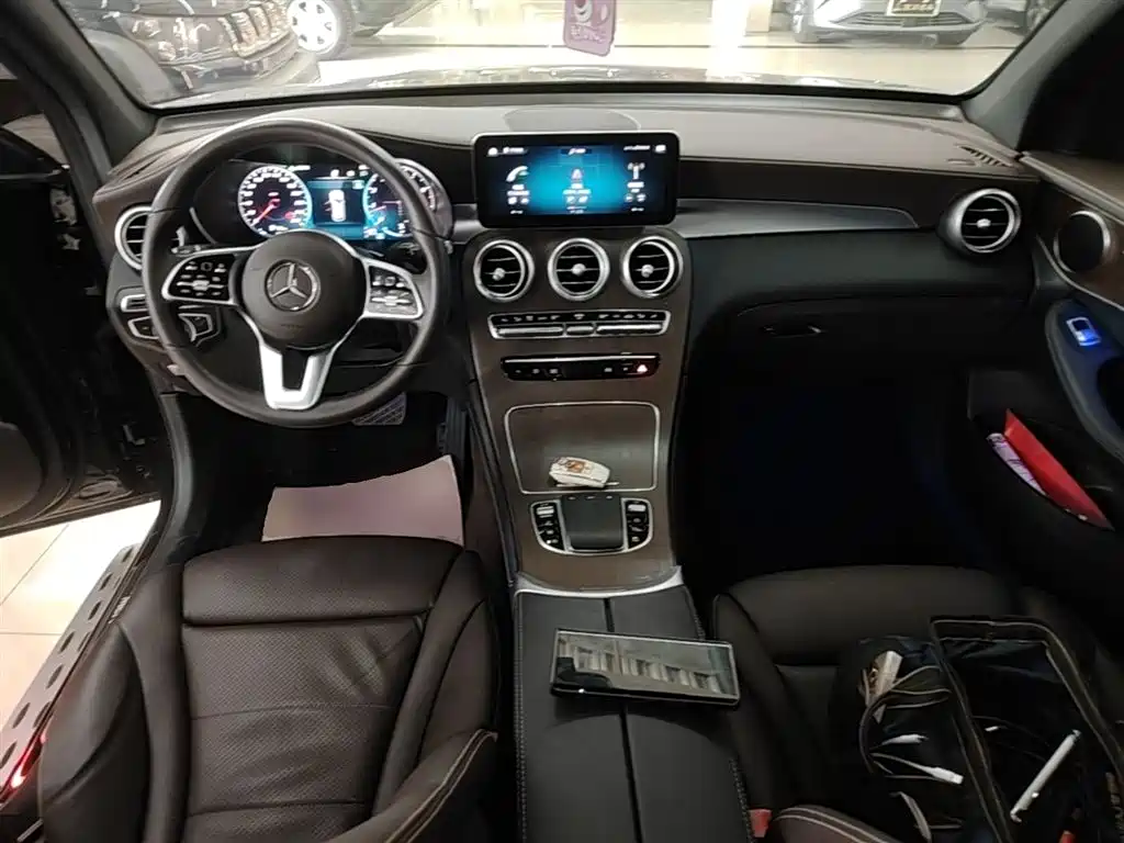 Mercedes-Benz GLC 2022 Facelift GLC 300 L 4MATIC Dynamic фото 10