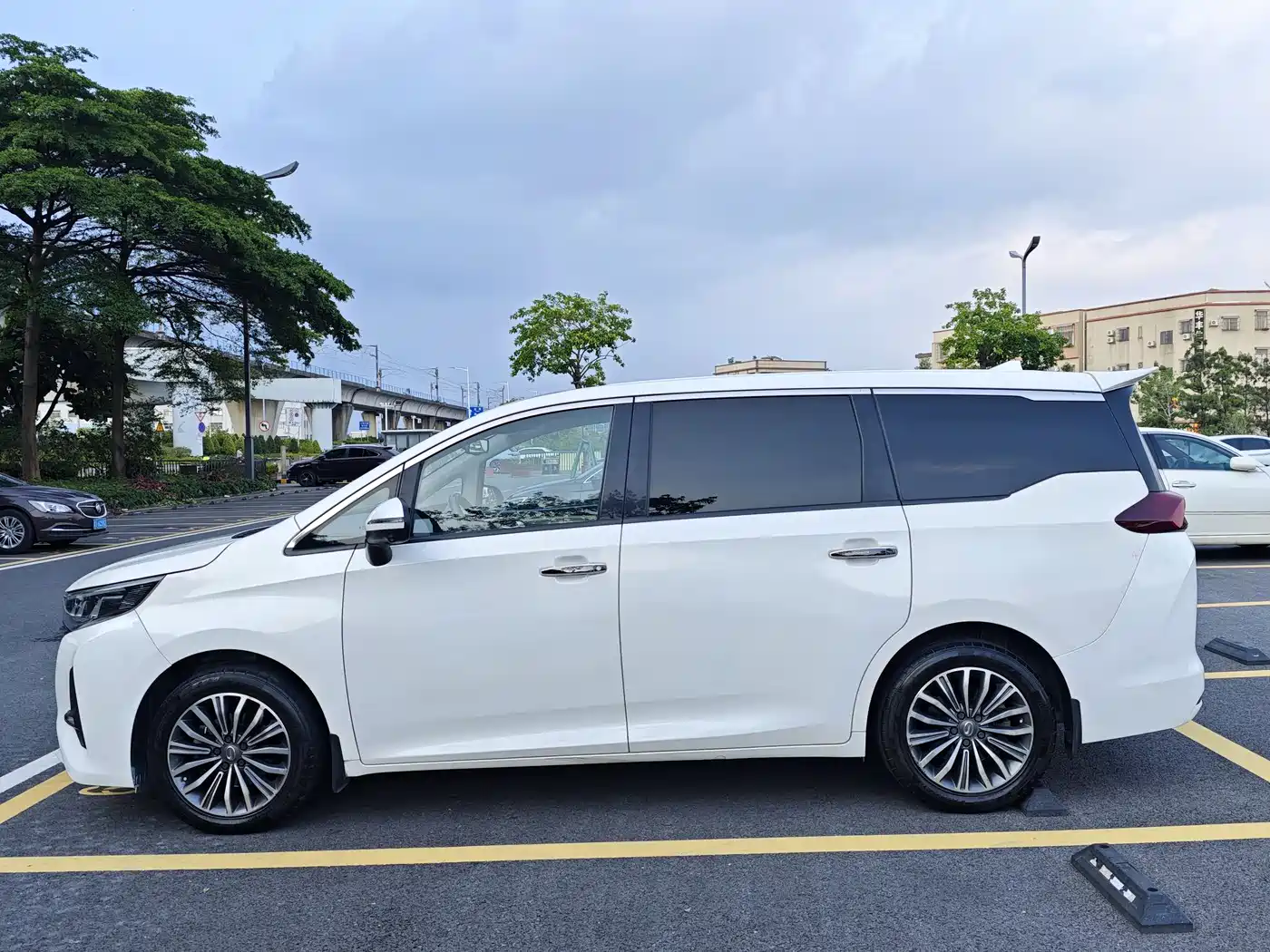 GAC Trumpchi Trumpchi M6 2019 270T Automatic Premium (7-seater) China V фото 5