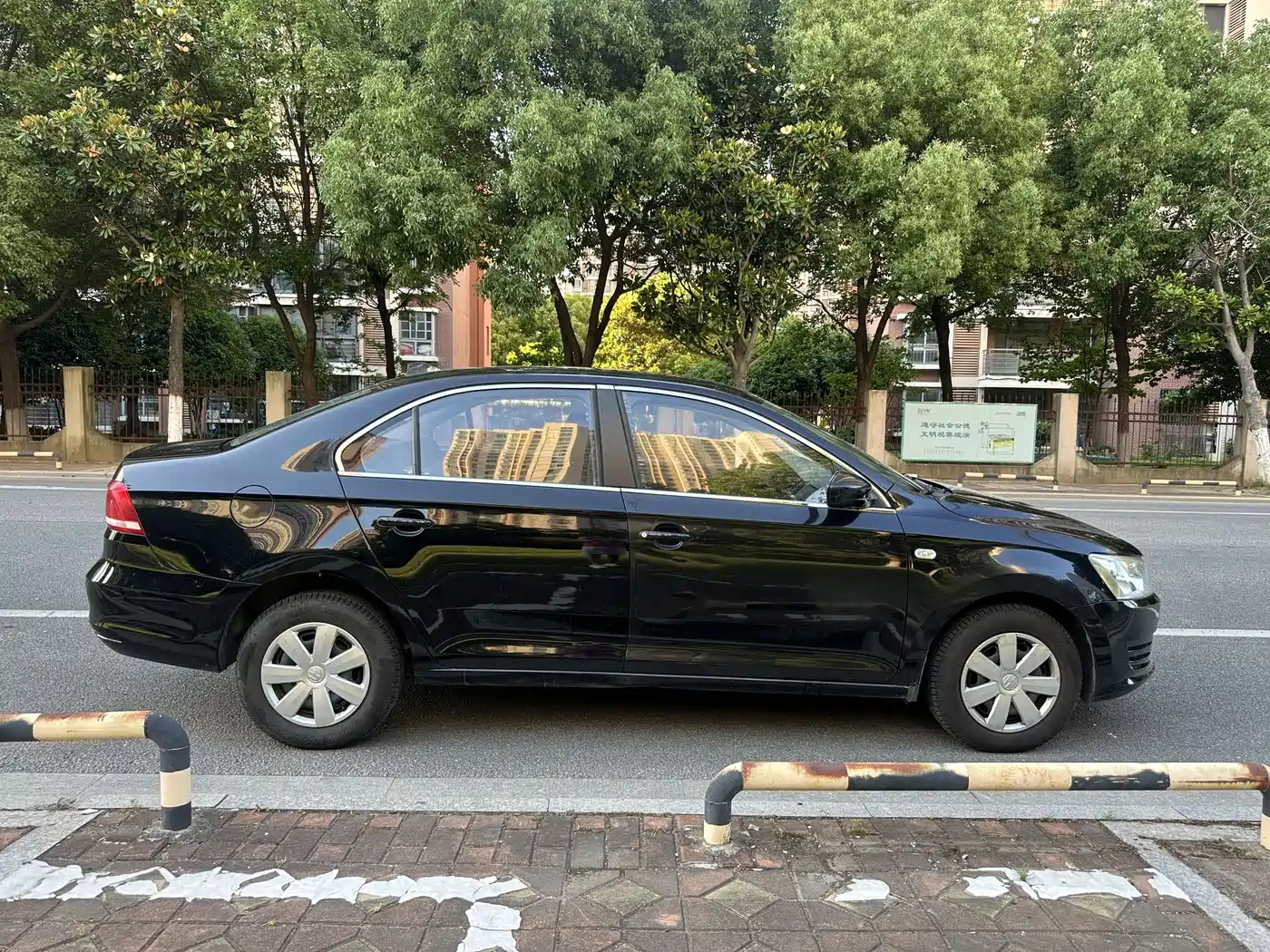 Volkswagen Santana 2013 1.6L Manual Trend Edition фото 7