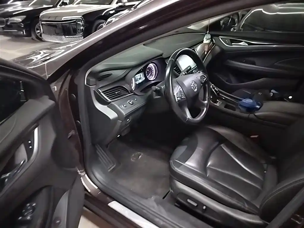 Buick LaCrosse 2018 Model 20T Elite Edition фото 16
