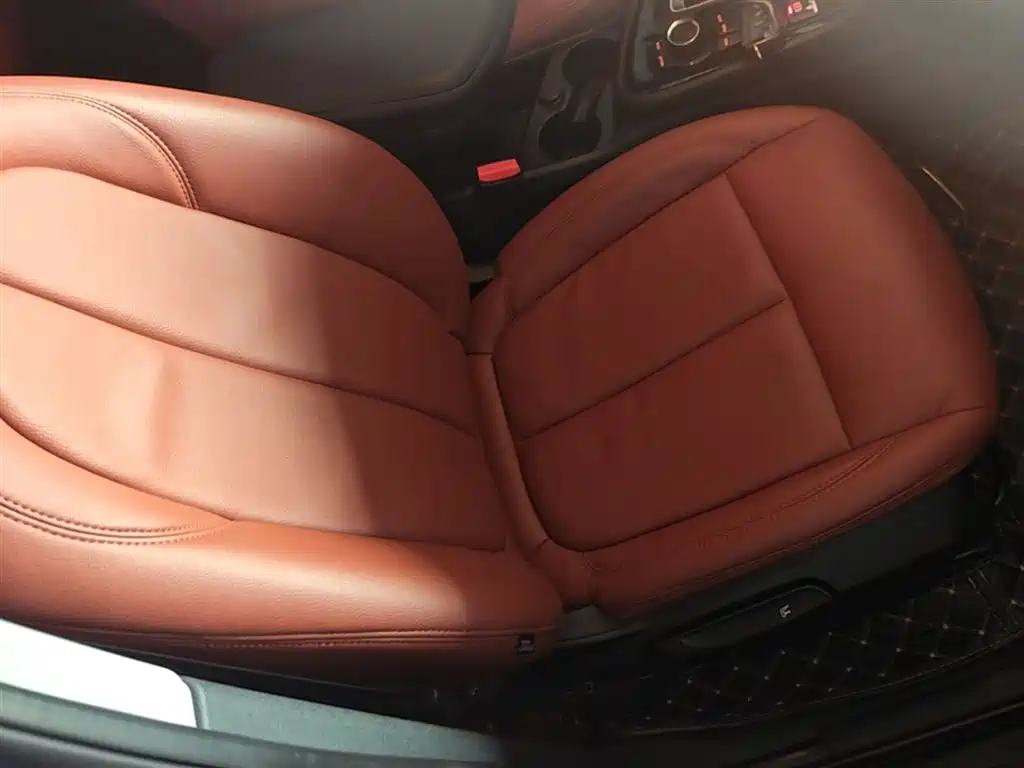 BMW 2 Series Touring 2018 218i Sport Line фото 25