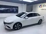 Photo 4 - Hyundai Elantra