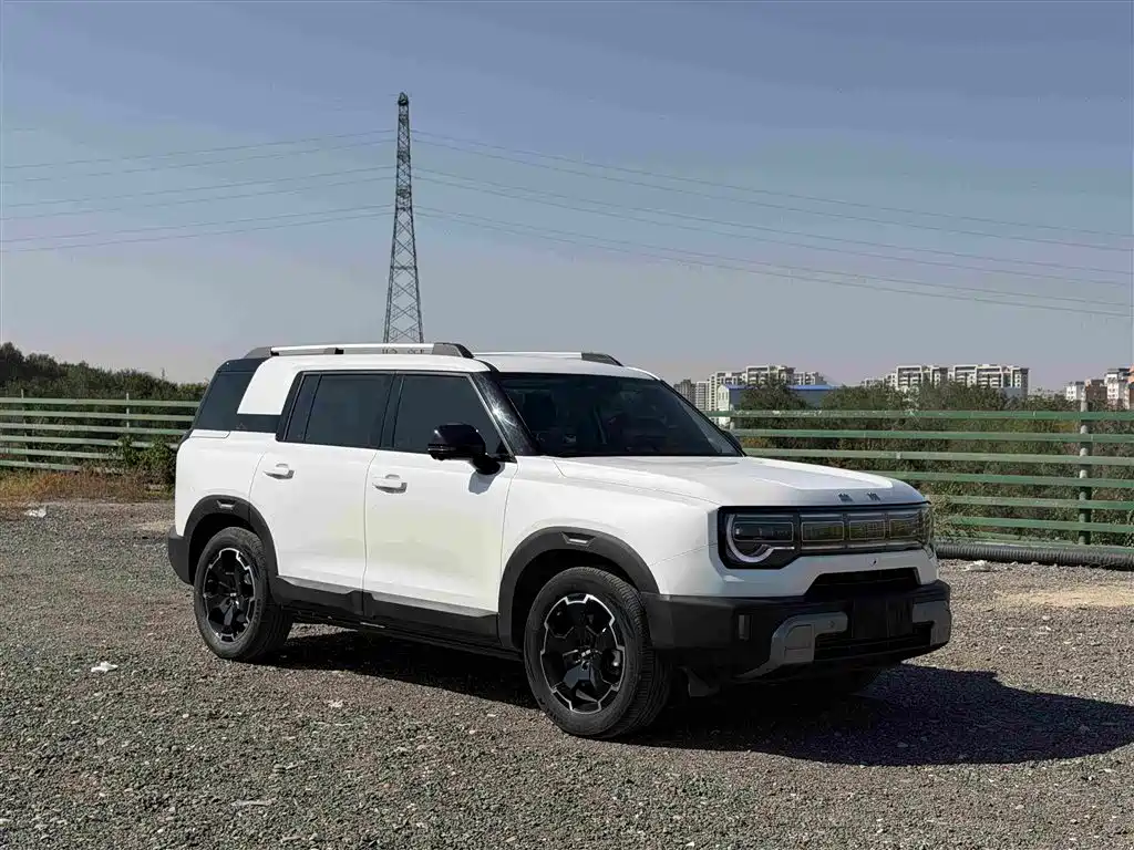 Photo 3 - BAIC ORV Beijing Off-Road BJ30