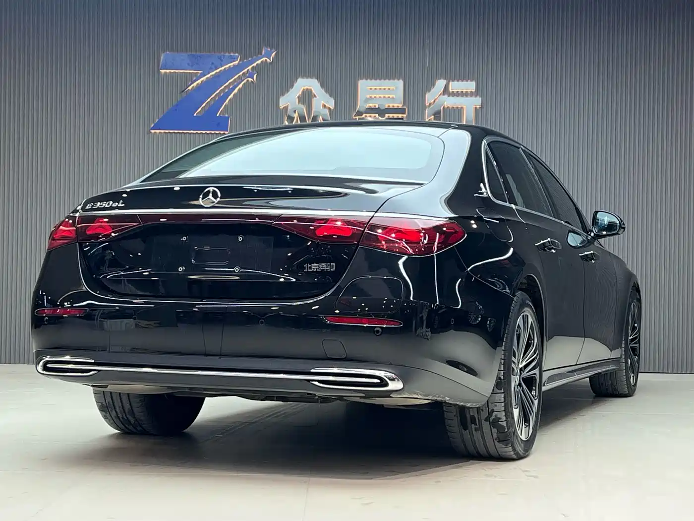 Mercedes-Benz E-Class New Energy 2024 E 350 e L Plug-in Hybrid Sedan фото 3