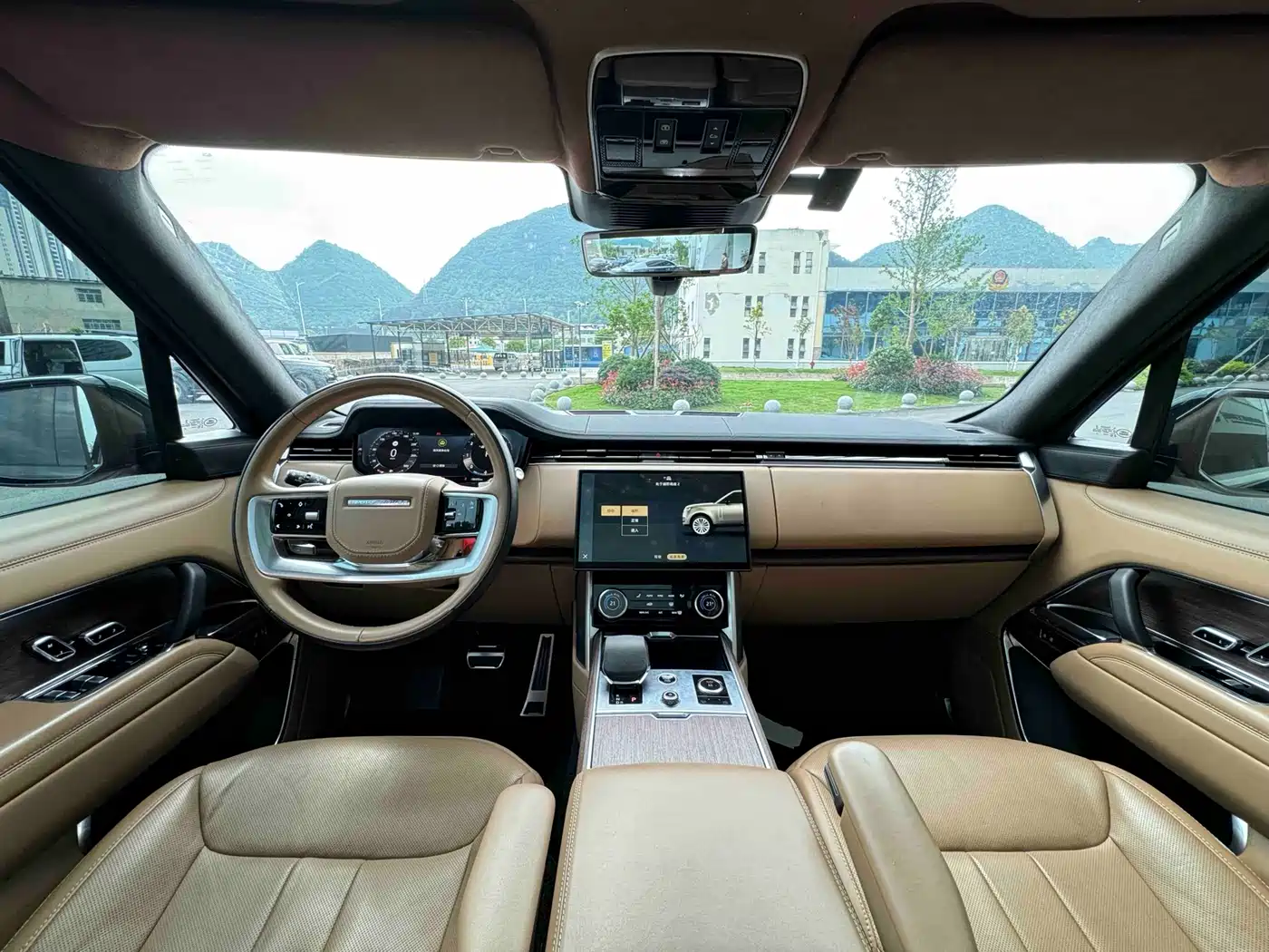Land Rover Range Rover 2023 3.0 L6 400PS Genesis Extended Version фото 14