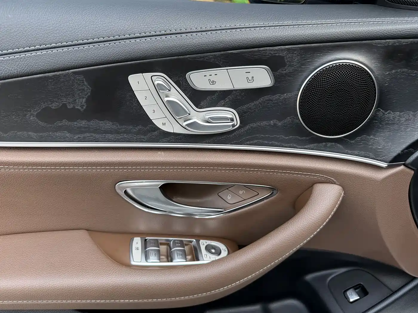 Mercedes-Benz E-Class 2016 E 300 L Sport Fashion Type фото 5