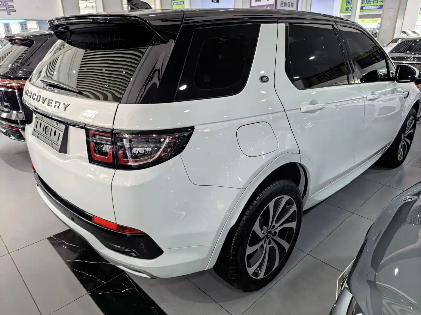 Land Rover Discovery Sport 2021 249PS R-Dynamic S Performance Edition фото 10