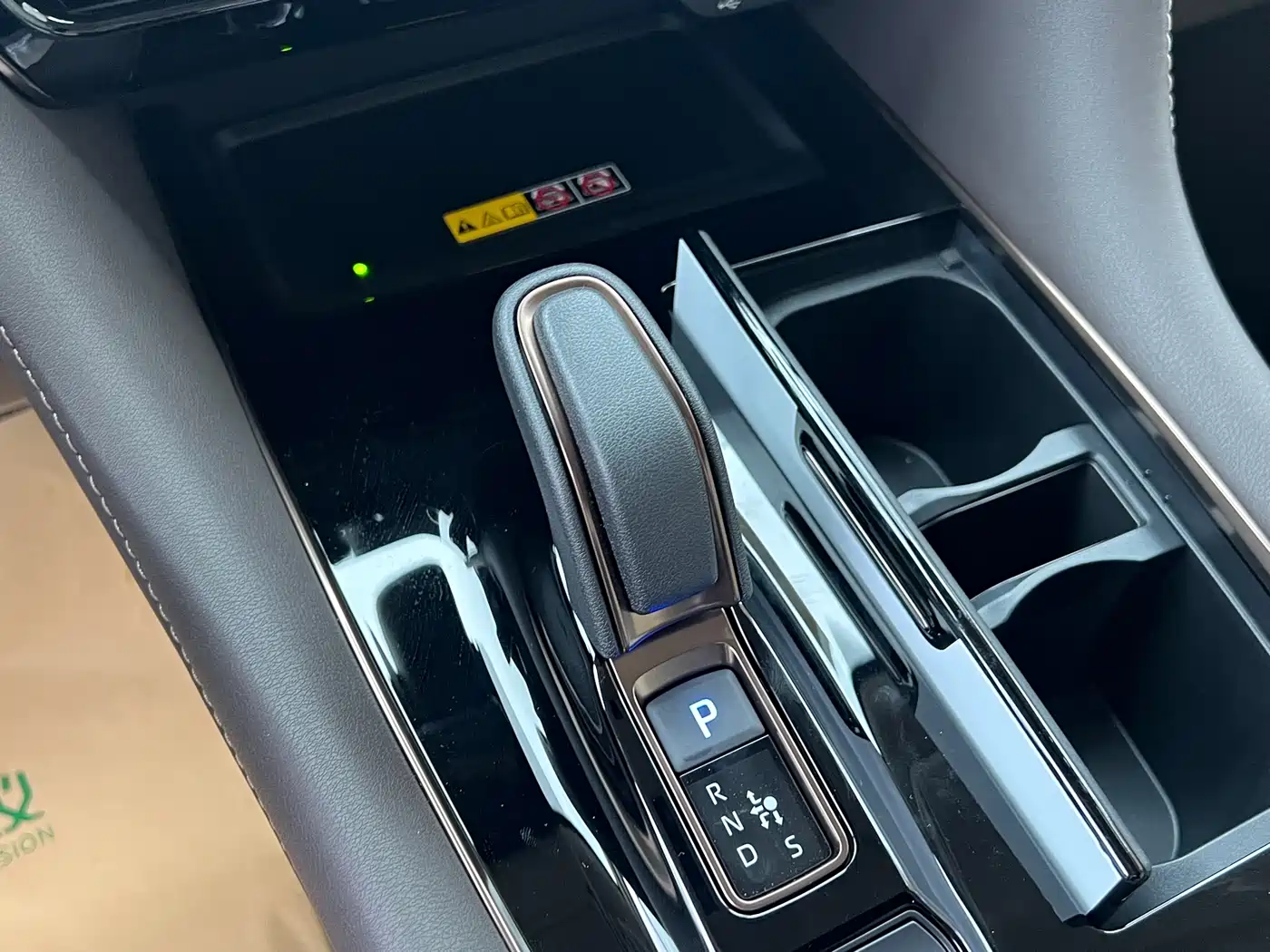 Toyota Alphard 2024 Hybrid 2.5L Prestige Edition фото 10