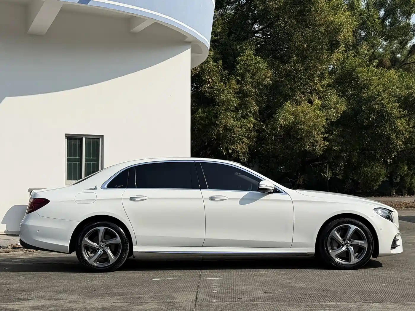 Mercedes-Benz E-Class 2016 E 300 L Sport Fashion Type фото 11