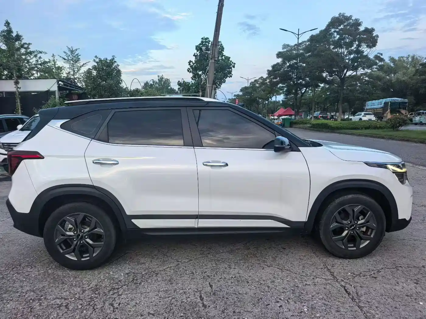 Kia Seltos 2024 2023 1.5L CVT Luxury Edition