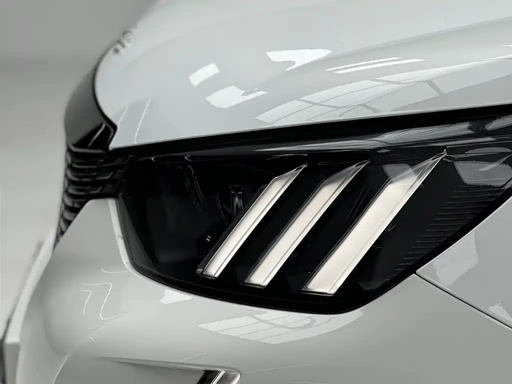 Peugeot 2008 2022 230THP THE ONE фото 5