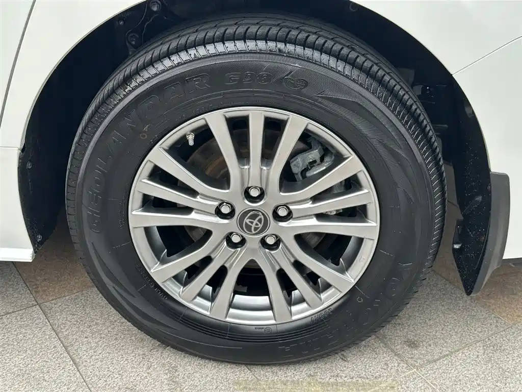 Toyota Sienna 2021 2.5L Hybrid Comfort Edition фото 17