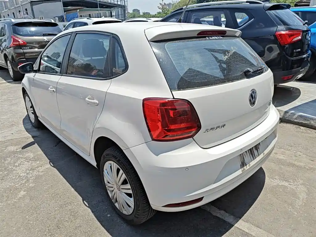 Volkswagen Polo 2016 1.6L Automatic Comfort фото 5