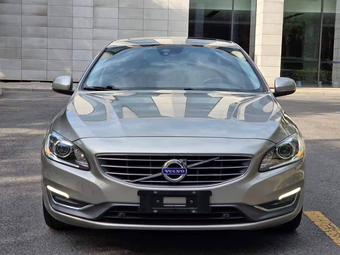 Фото 2 - Volvo S60