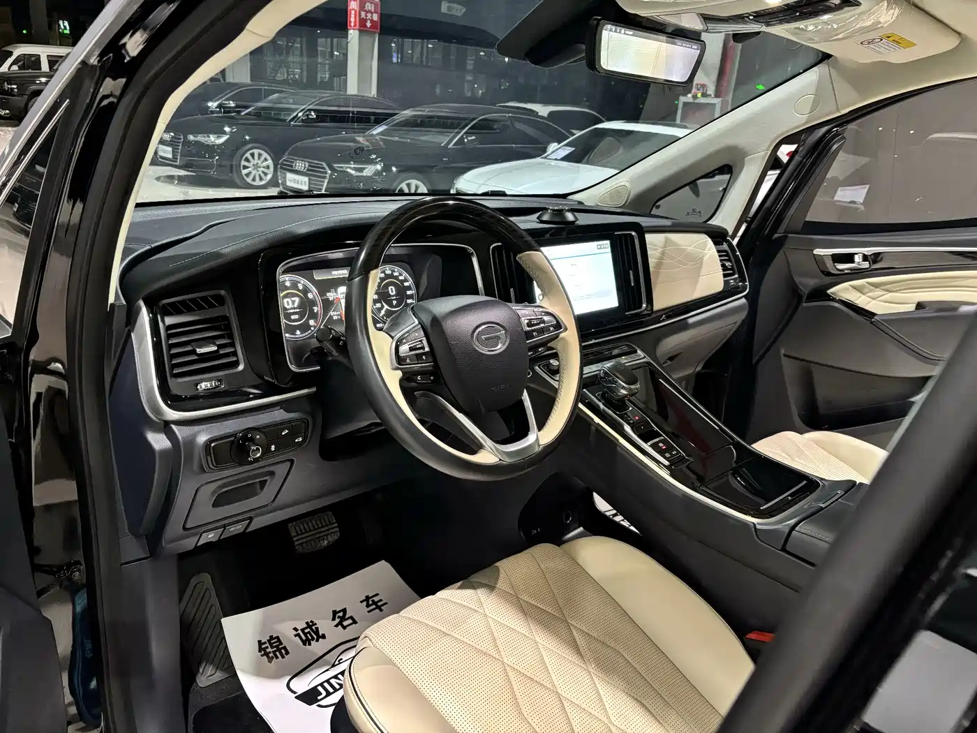 GAC Trumpchi Trumpchi M8 2021 Master Series 390T 4-Seat Glory Edition фото 9