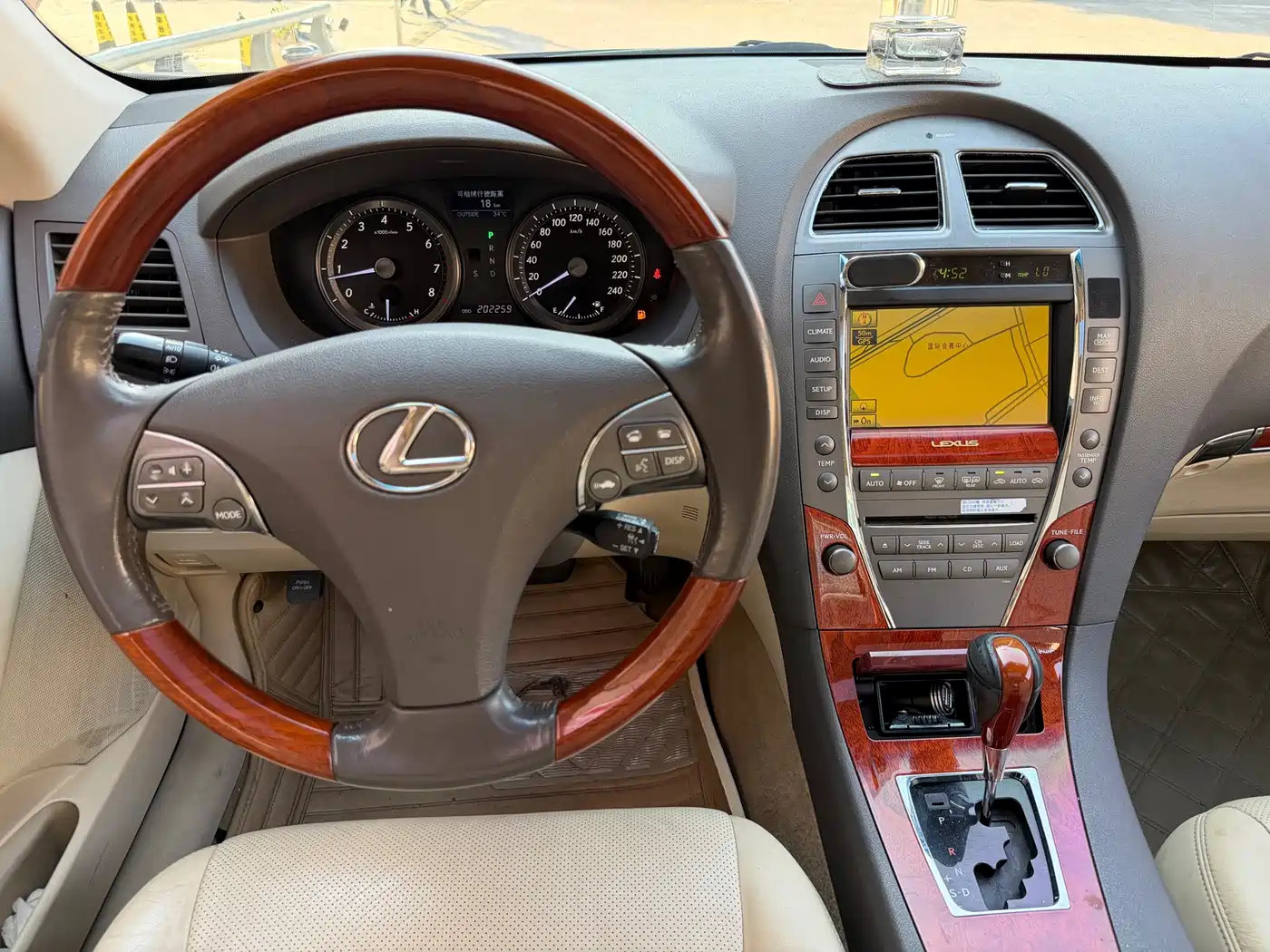 Lexus ES 2010 350 Elegance Edition фото 9