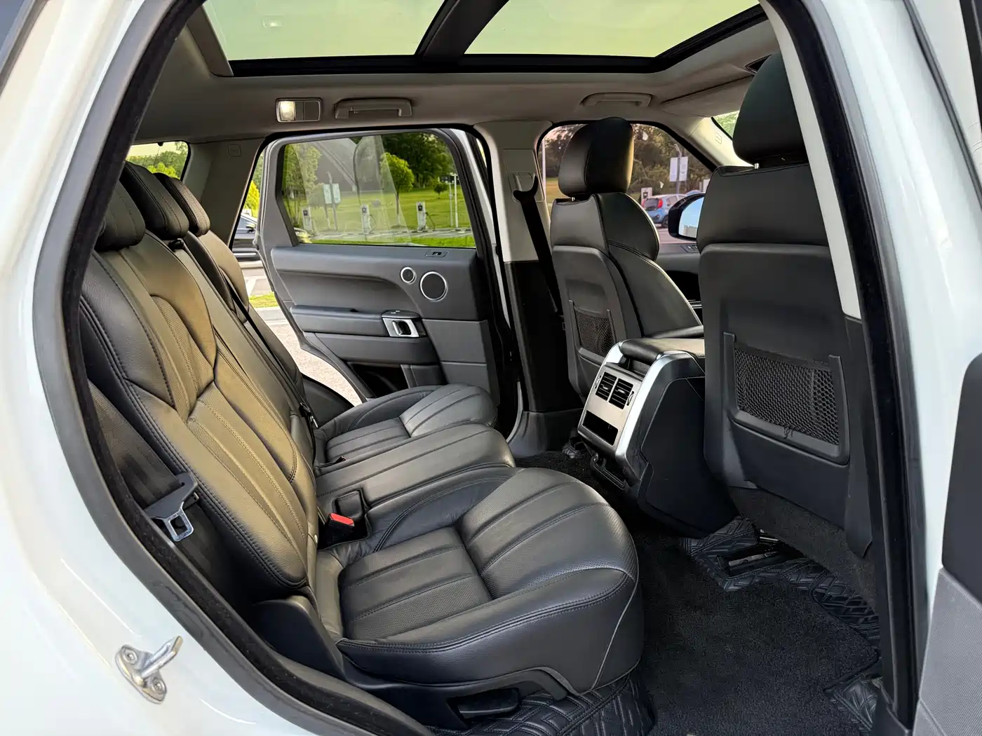 Land Rover Range Rover Sport 2016 Model 3.0 SC V6 SE фото 12