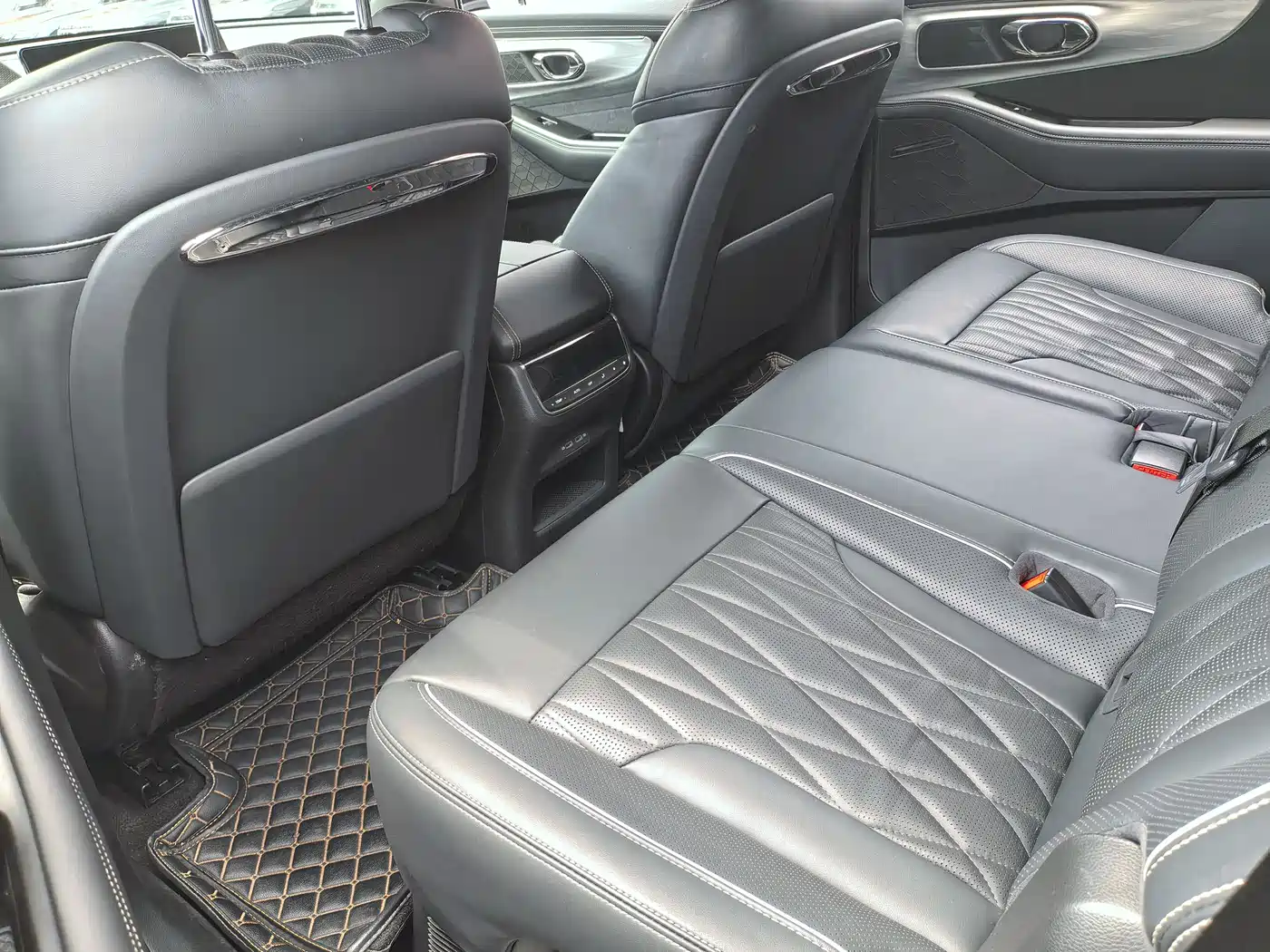 GAC Trumpchi Trumpchi GS8 2022 Dual Engine Series 2.0TM 2WD Premium Edition (7-Seater) фото 15