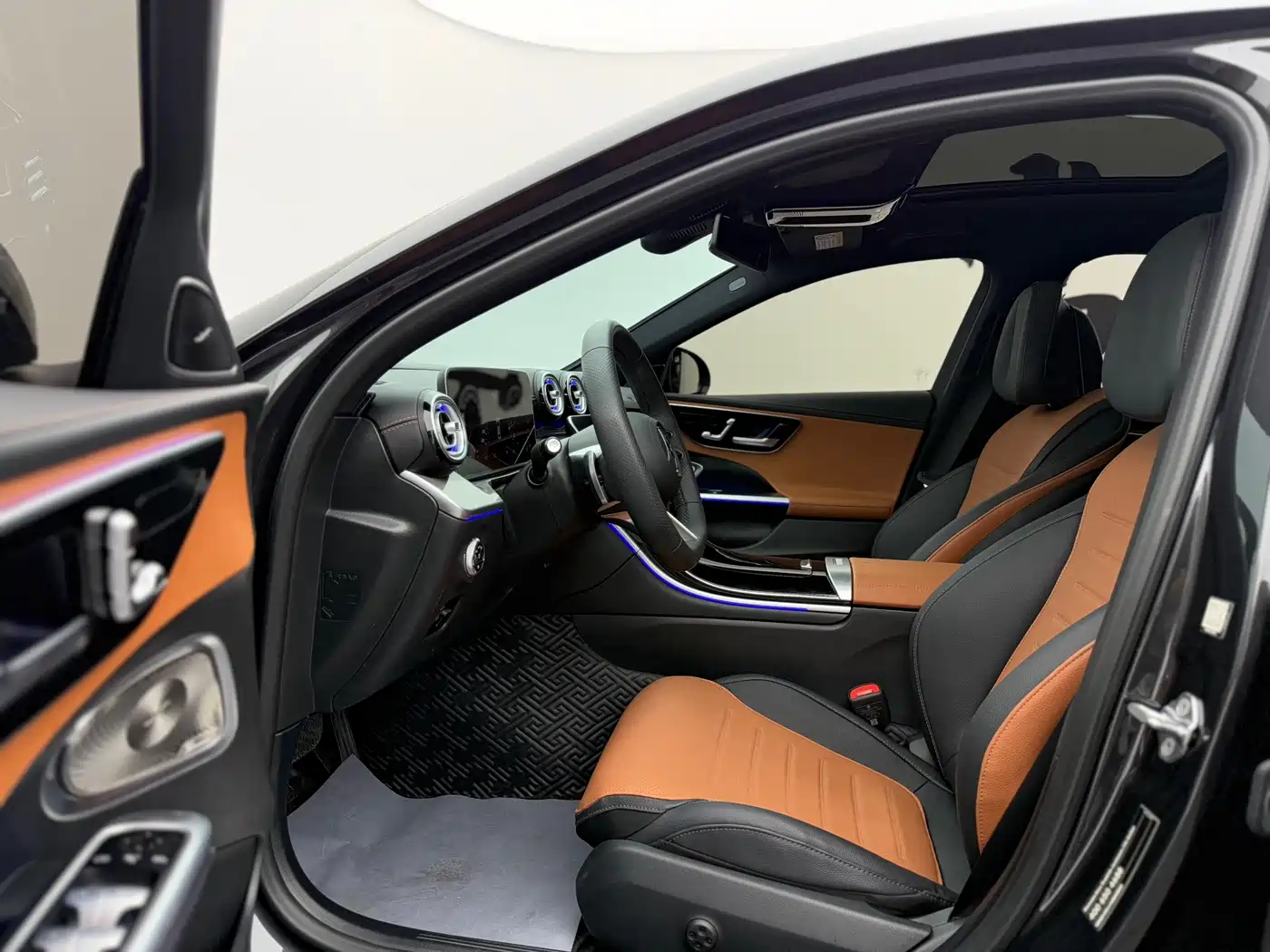 Mercedes-Benz C-Class 2023 C 260 L Night Edition Sport фото 5