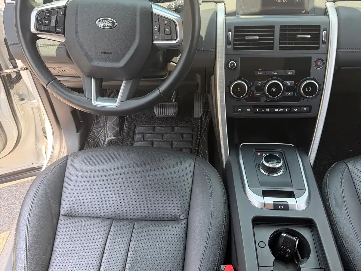 Land Rover Discovery Sport 2018 240PS SE Edition фото 9