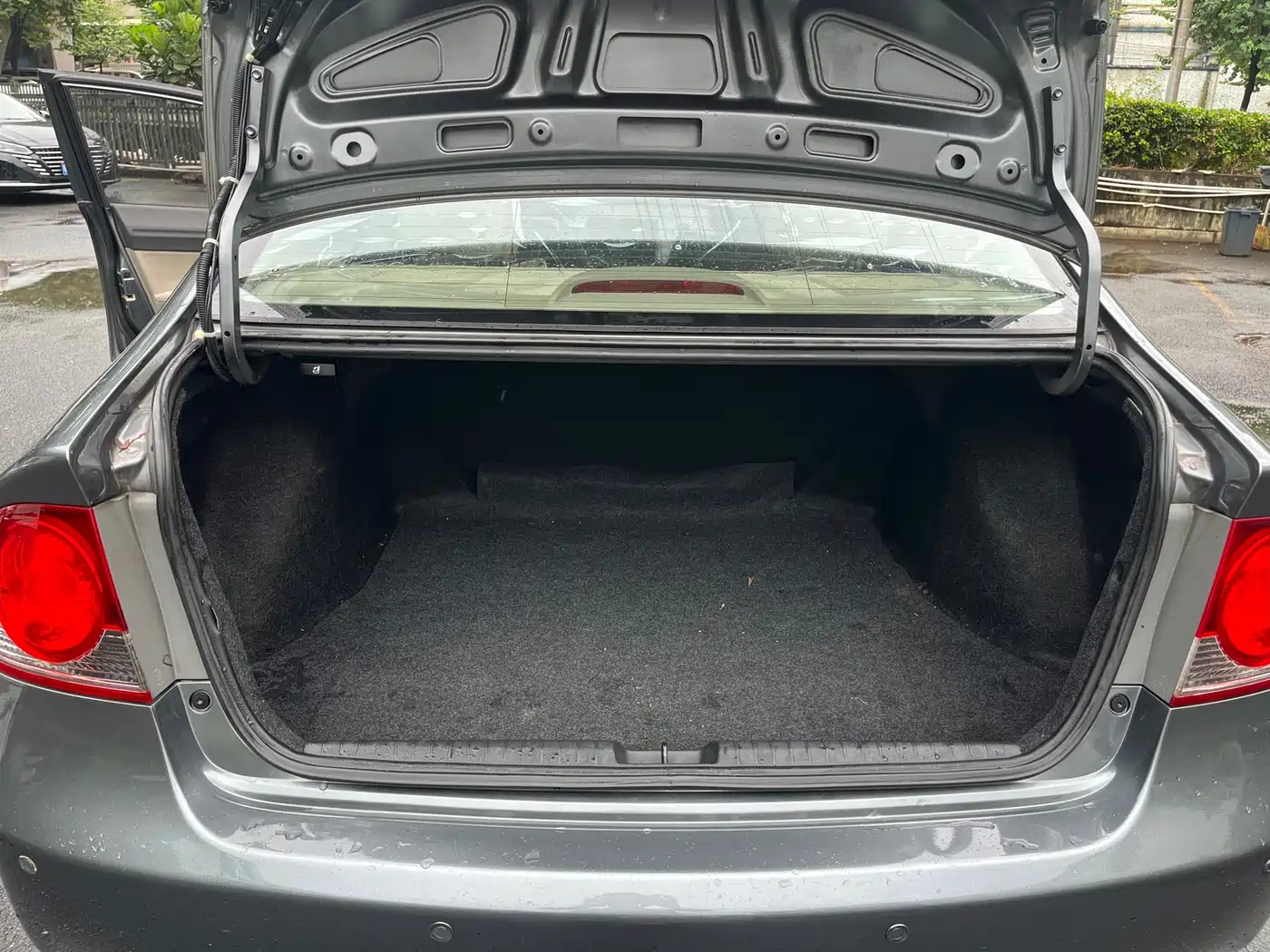 CIIMO CIIMO 2014 2012 1.8L Automatic