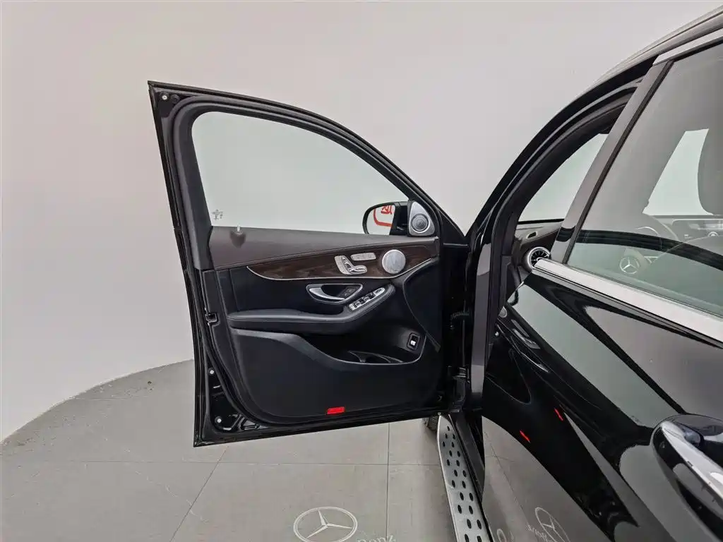Mercedes-Benz GLC 2022 Model GLC 260 L 4MATIC Luxury Edition фото 8