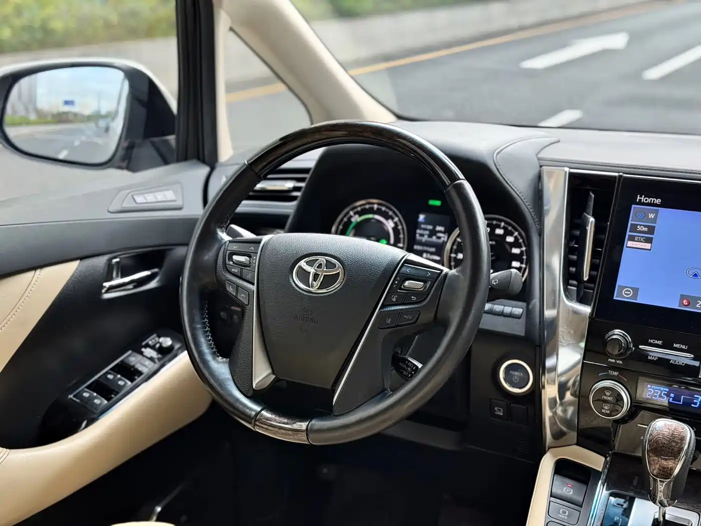 Toyota Alphard 2021 Hybrid 2.5L Premium фото 13