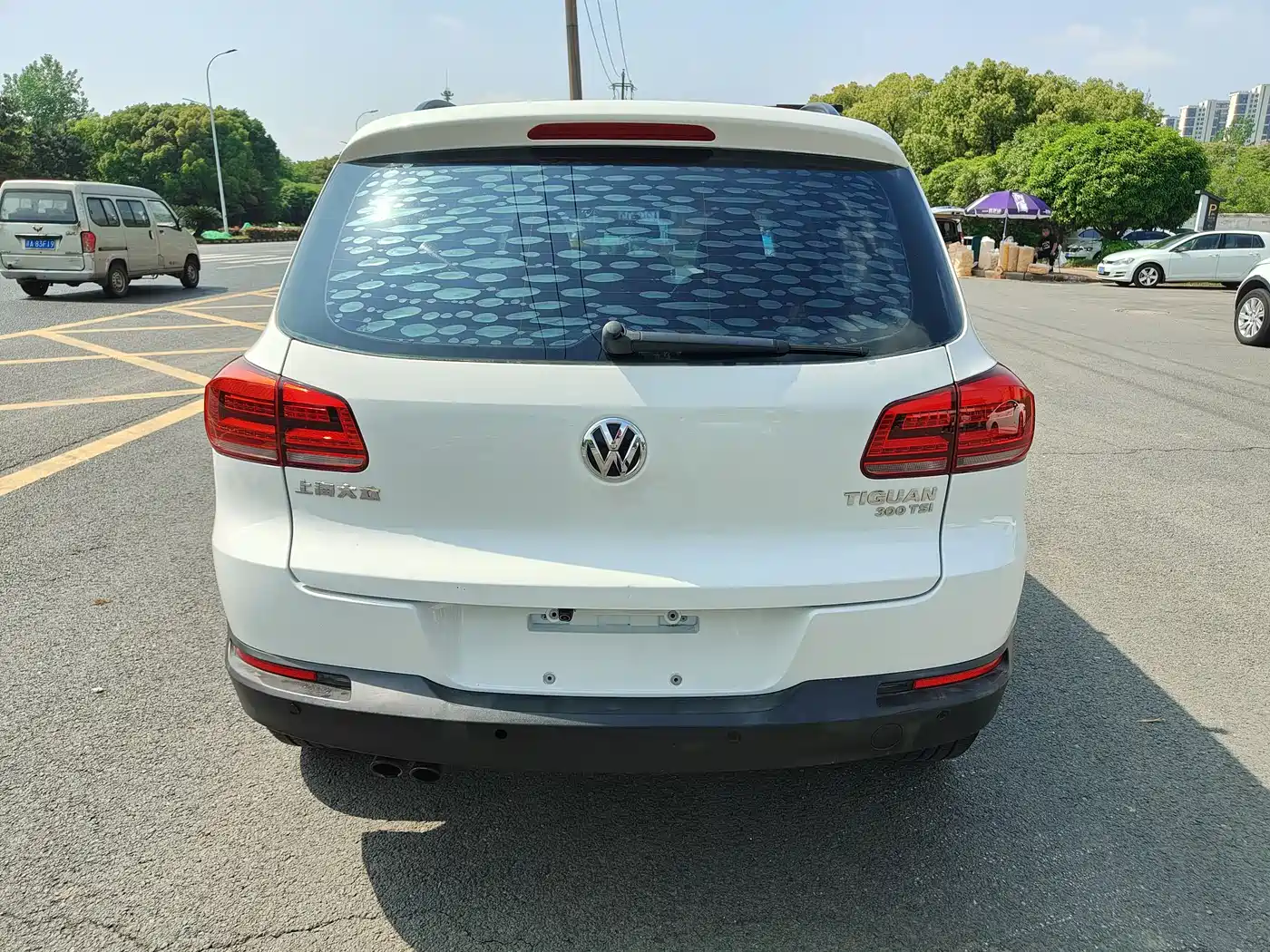 VOLKSWAGEN TIGUAN