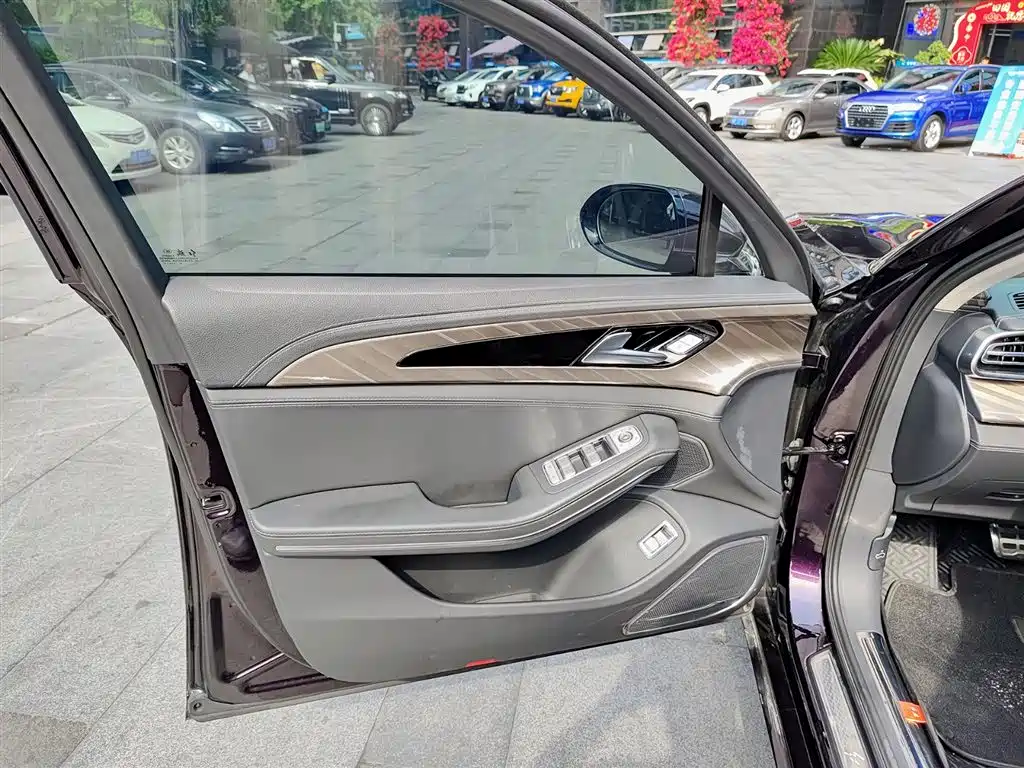 Hongqi H9 2020 2.0T Smart Connection Qi Xiang Edition фото 6