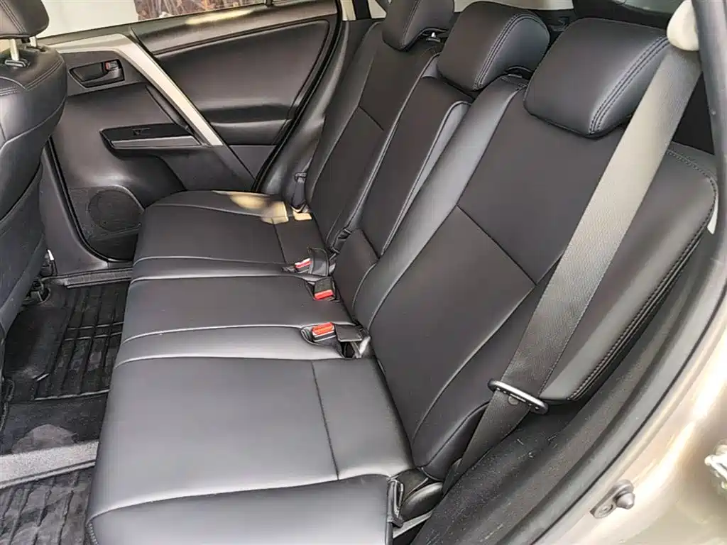 Toyota RAV4 Rongfang 2016 2.0L CVT 2WD Trend (China V) фото 17