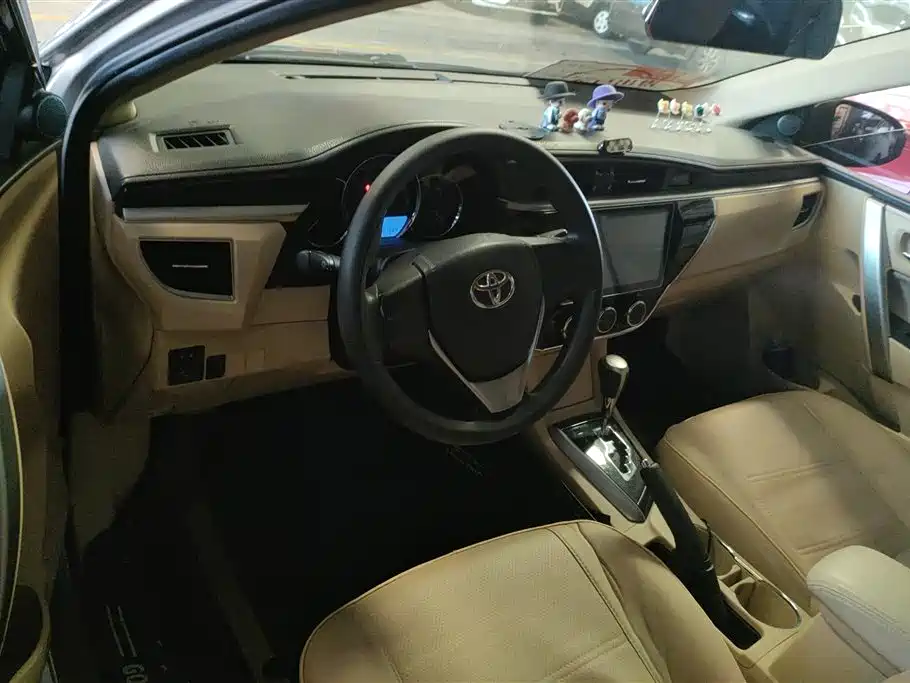 Toyota Corolla 2014 1.6L CVT GL фото 12
