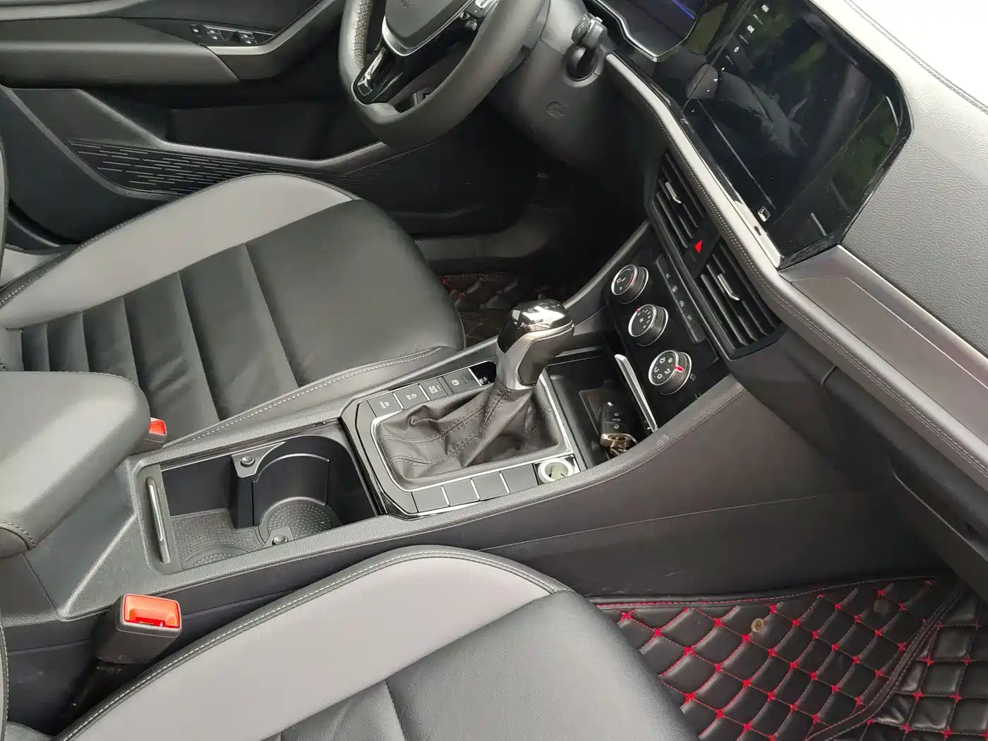 Volkswagen Sagitar 2021 280TSI DSG Comfort Smart Connect Edition фото 12
