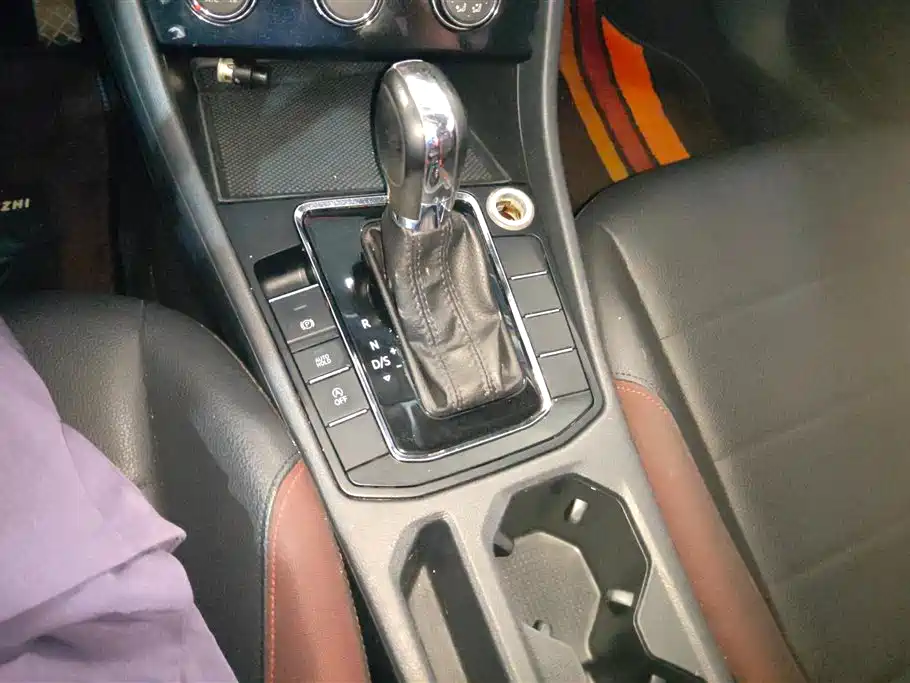 Volkswagen Bora 2019 1.5L Automatic Comfort Type фото 16