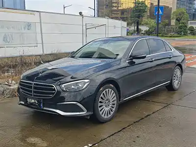 Mercedes-Benz E