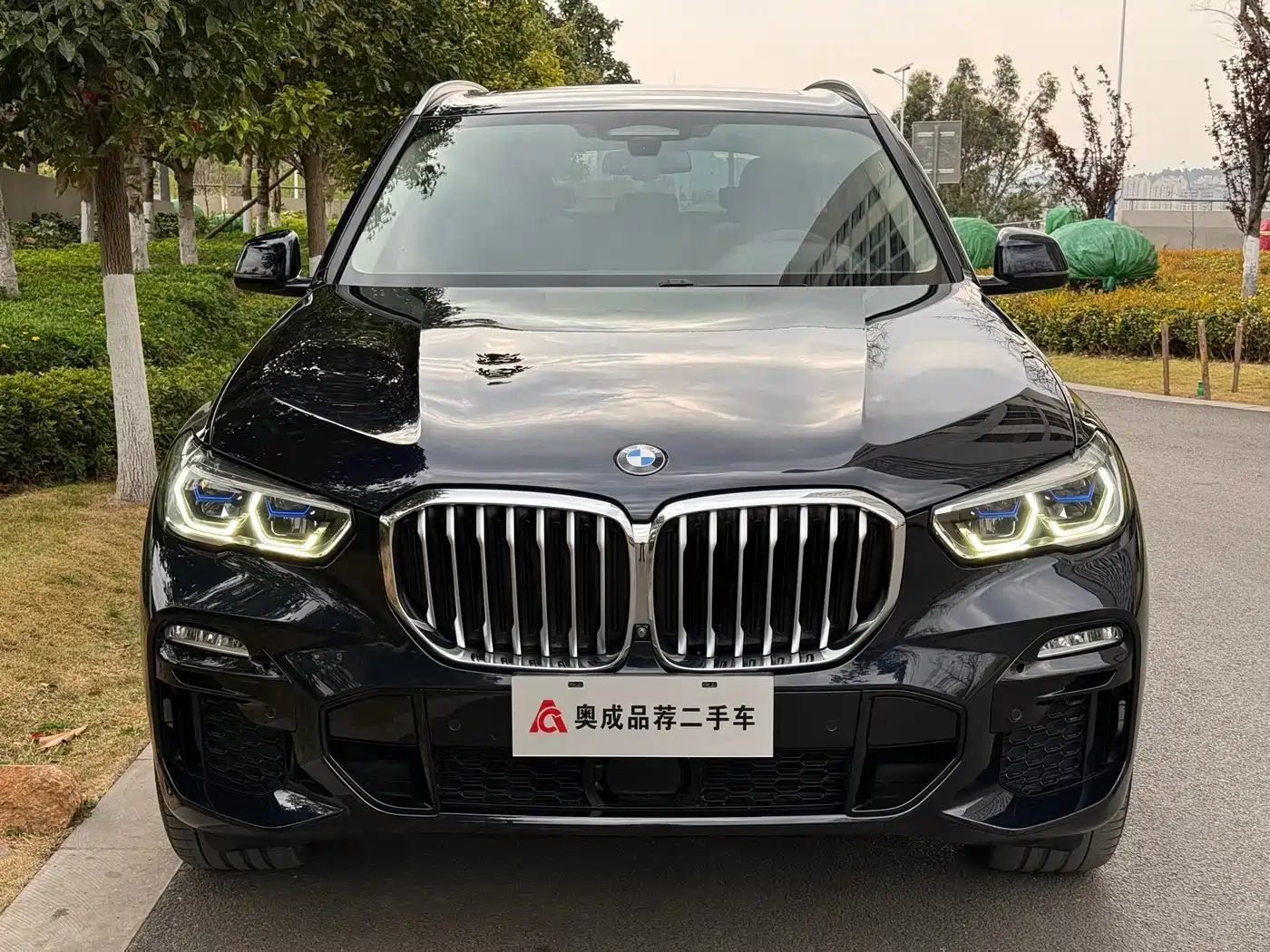 BMW X5 (Import) 2021 xDrive40i Exclusive M Sport Package фото 2