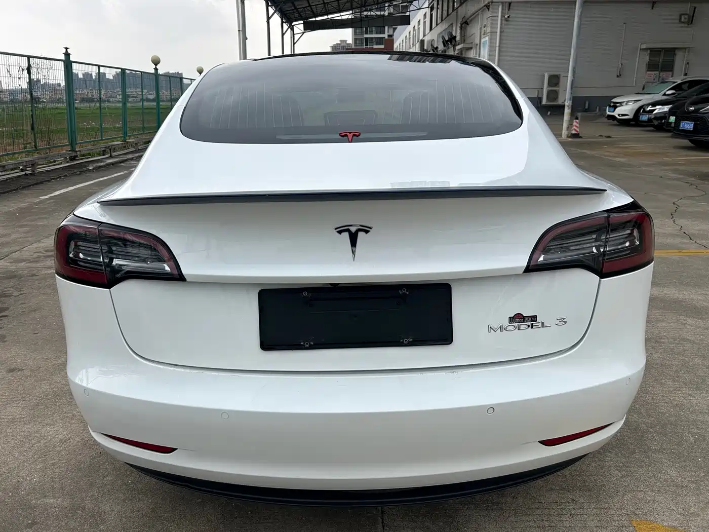 TESLA MODEL 3