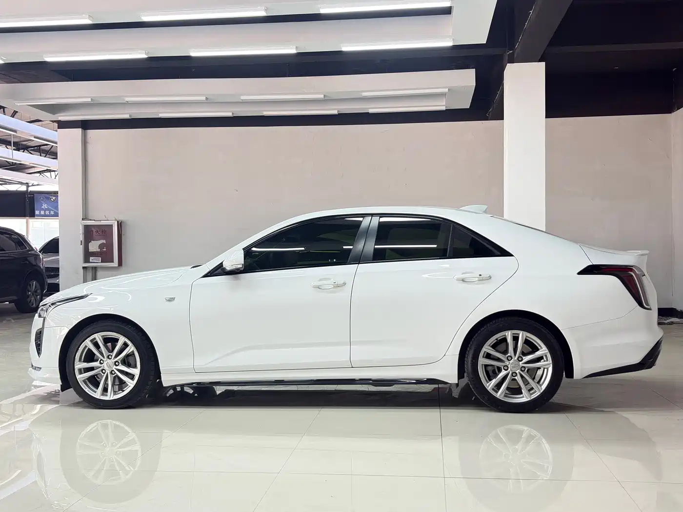 Cadillac CT4 2023 25T Fashion Edition фото 4