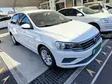 Photo 4 - Volkswagen Jetta