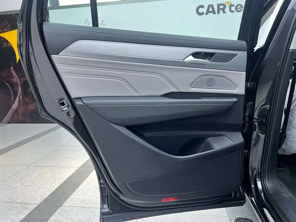 Volkswagen Talagon 2025 330TSI Luxury Cruise Public Edition фото 30