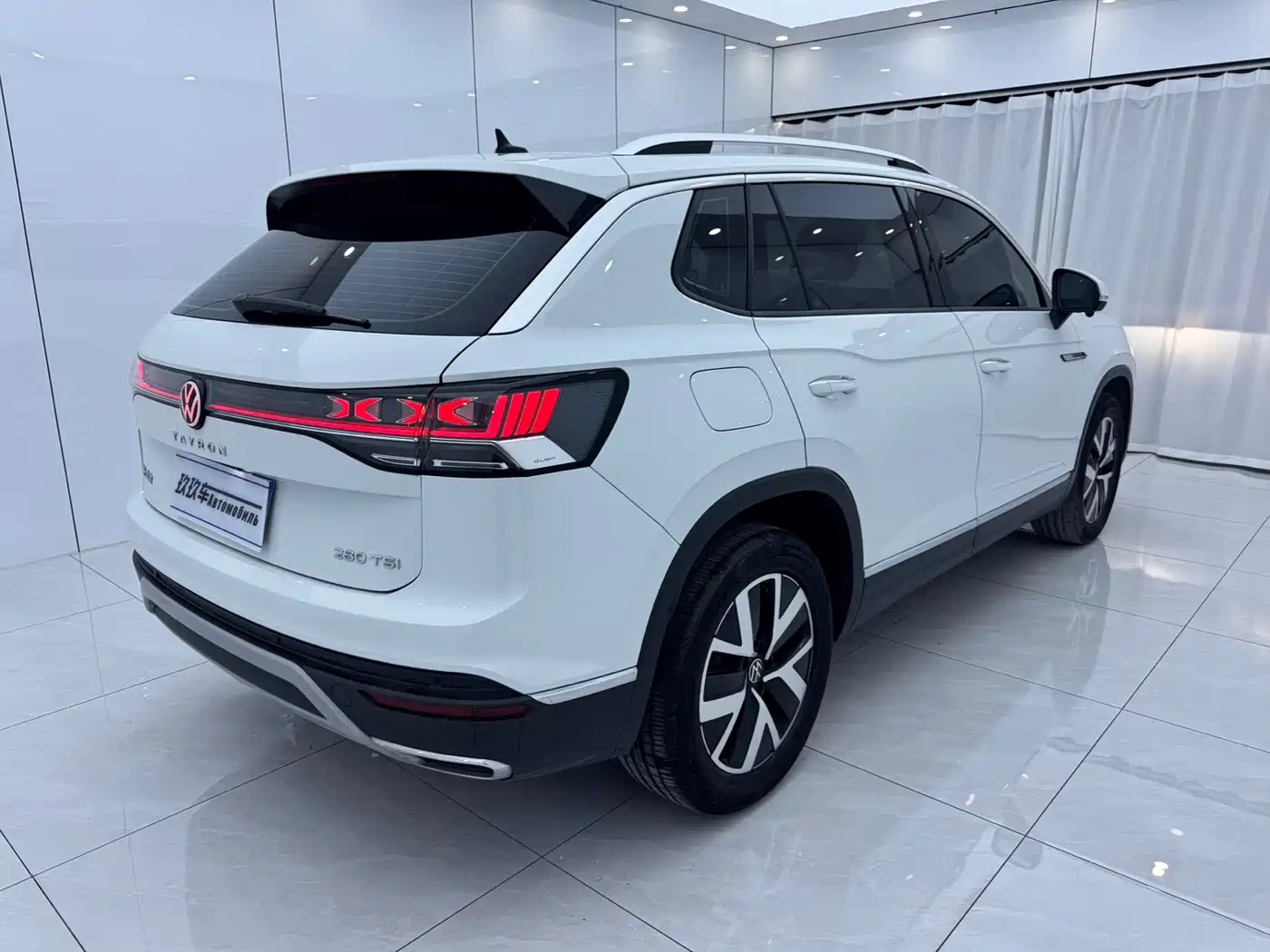 Volkswagen Tayron 2023 280TSI 2WD Luxury Plus Advanced Edition фото 3