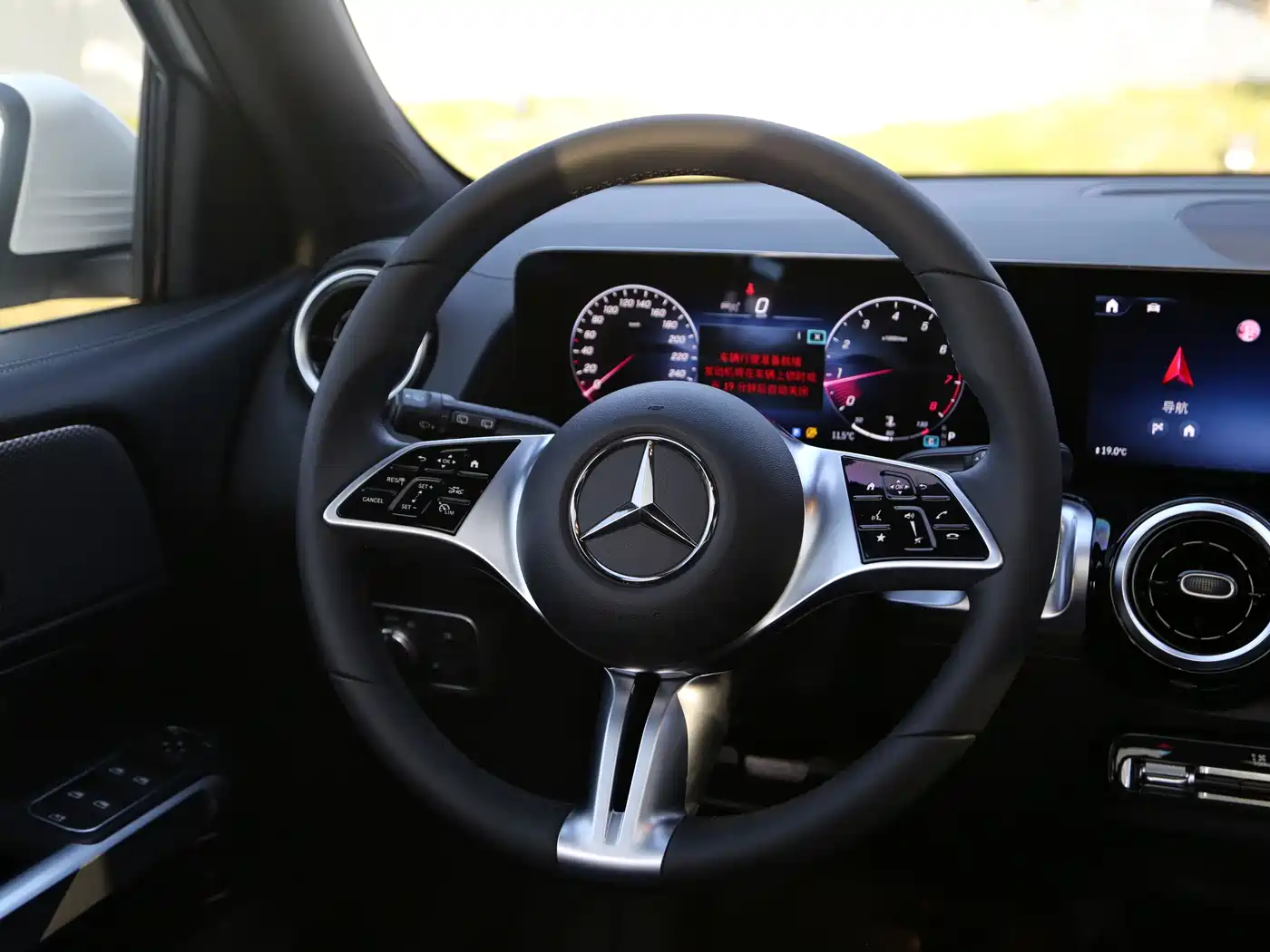 Mercedes-Benz GLB 2024 Facelift GLB 200 Dynamic фото 4